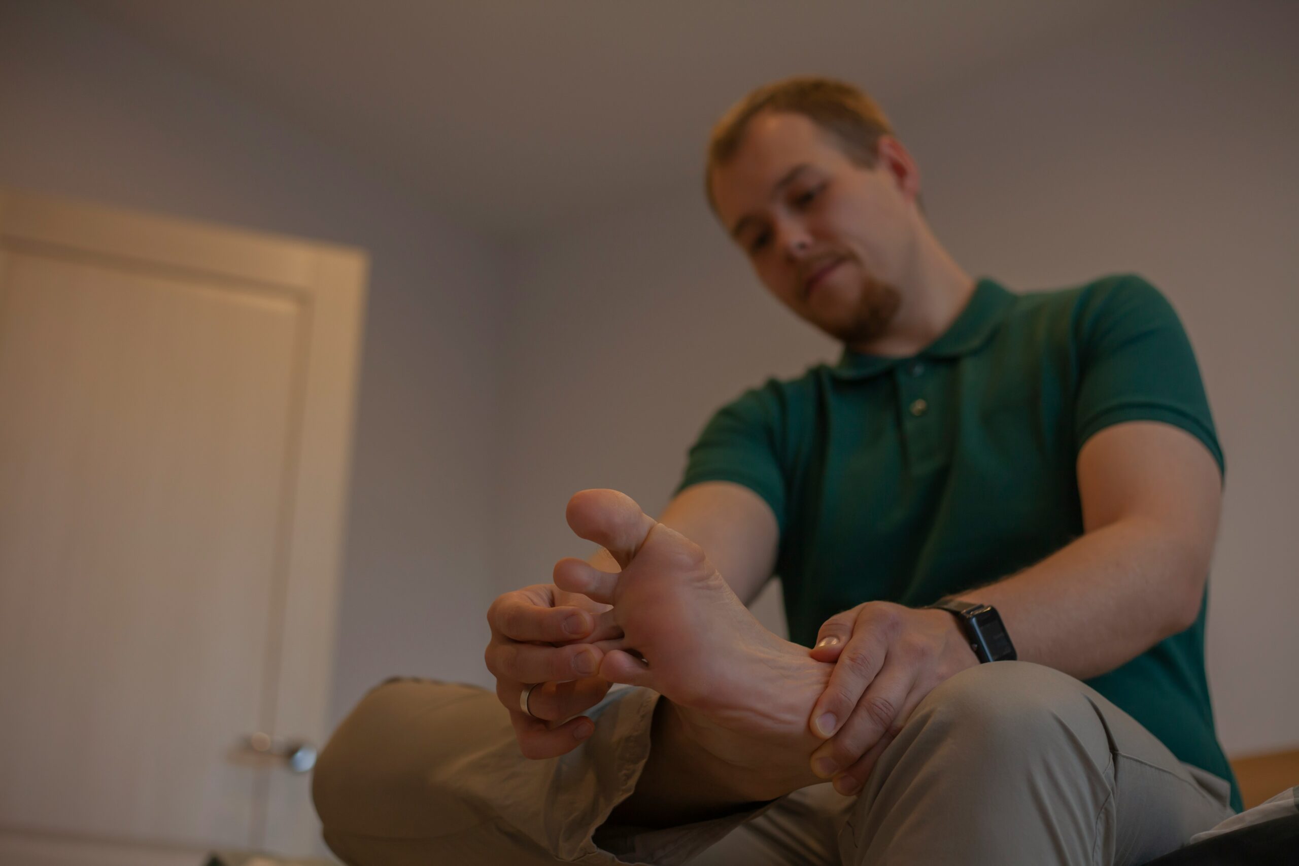 Plantar Fasciitis vs. Heel Spurs: What’s Really Causing Your Heel Pain?